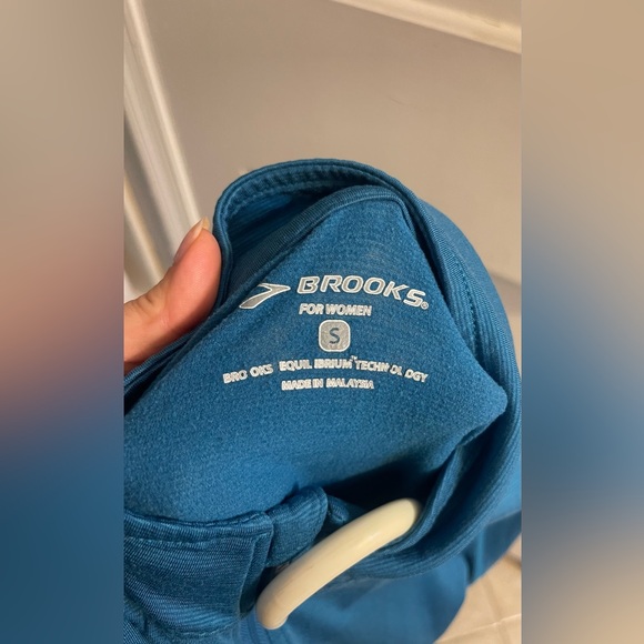 Brooks for Women 1/2 Zip Size Small - Picture 3 of 3